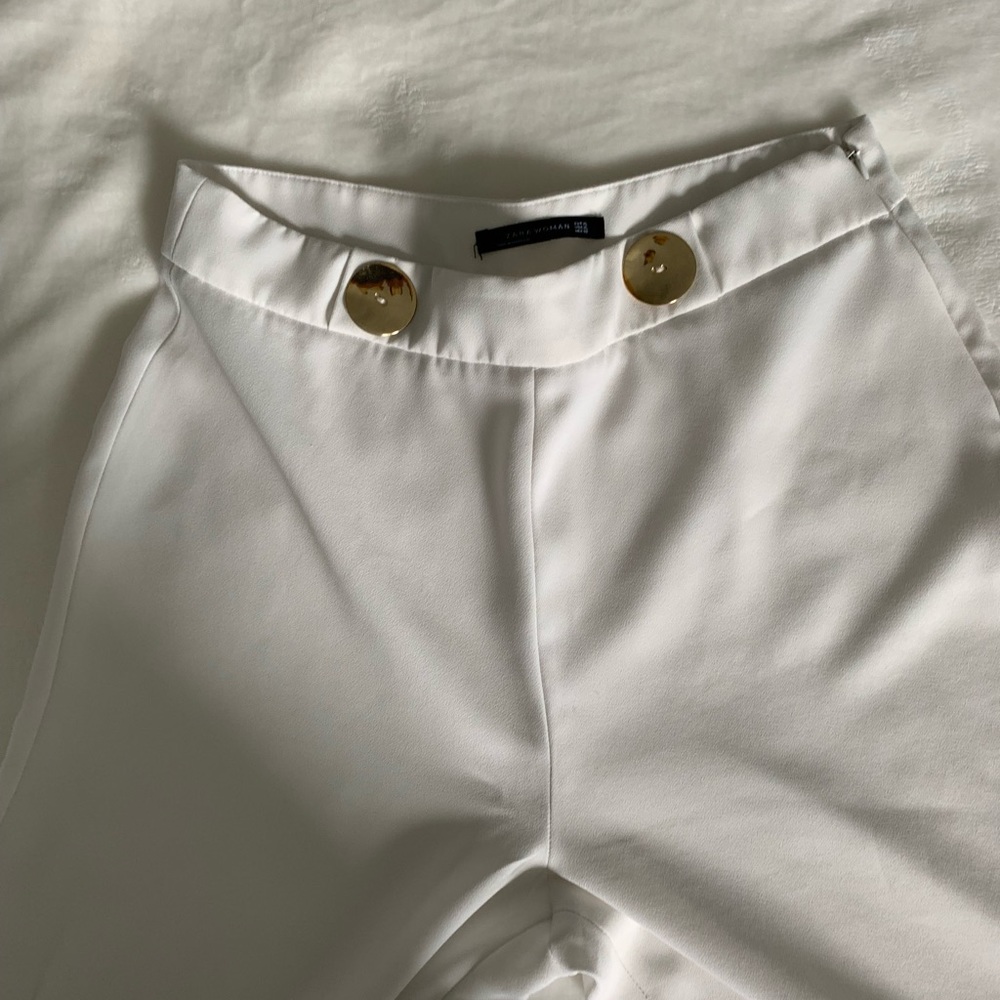 Petty white pants! Love to play the full mode